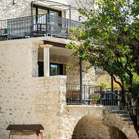 Semesterbostad La Maison Roussel